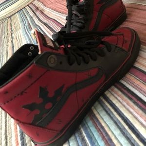 Kids/Youth LE Vans Marvel Deadpool Hightops